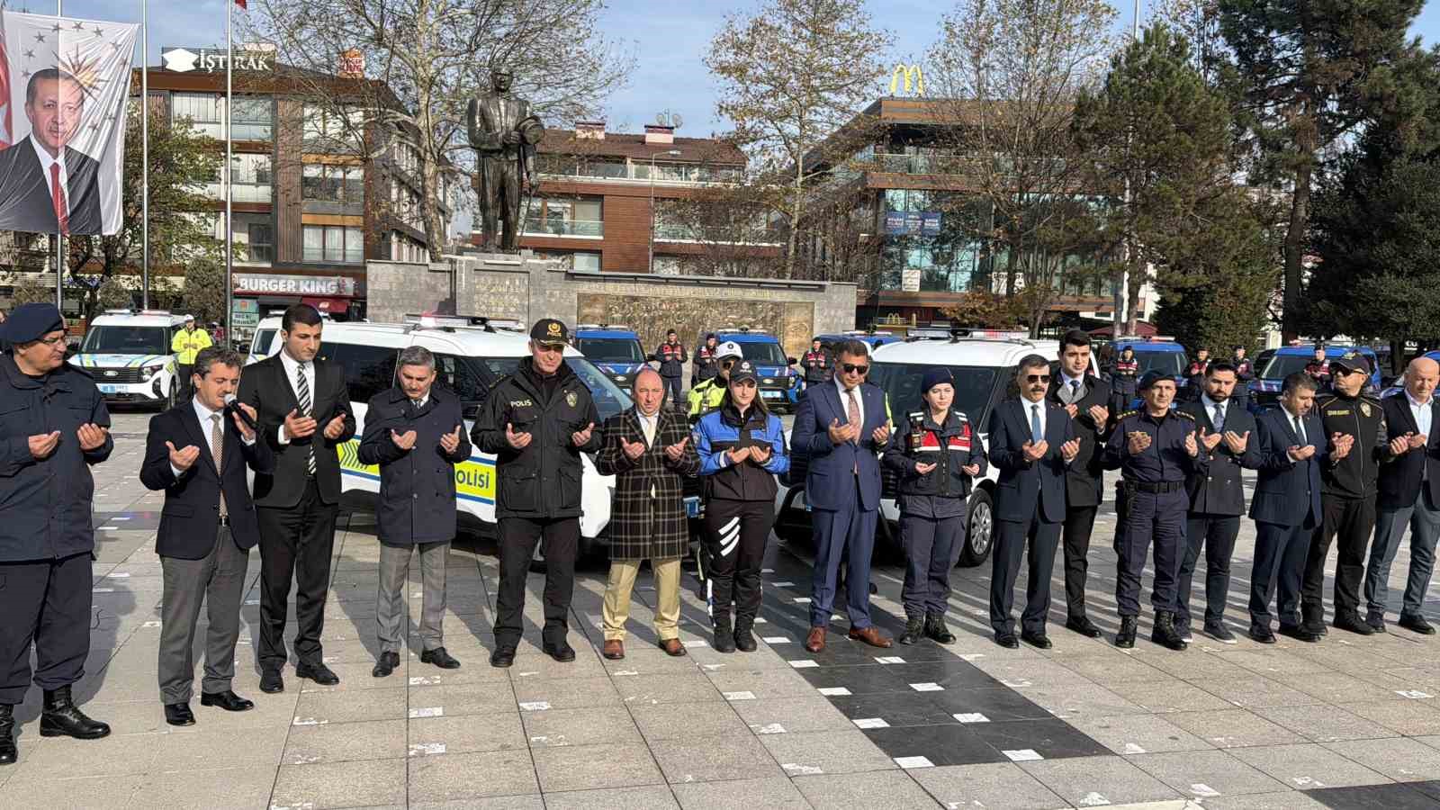 duzcede emniyet ve jandarma teskilatina 44 yeni arac 4 EMTudhPN
