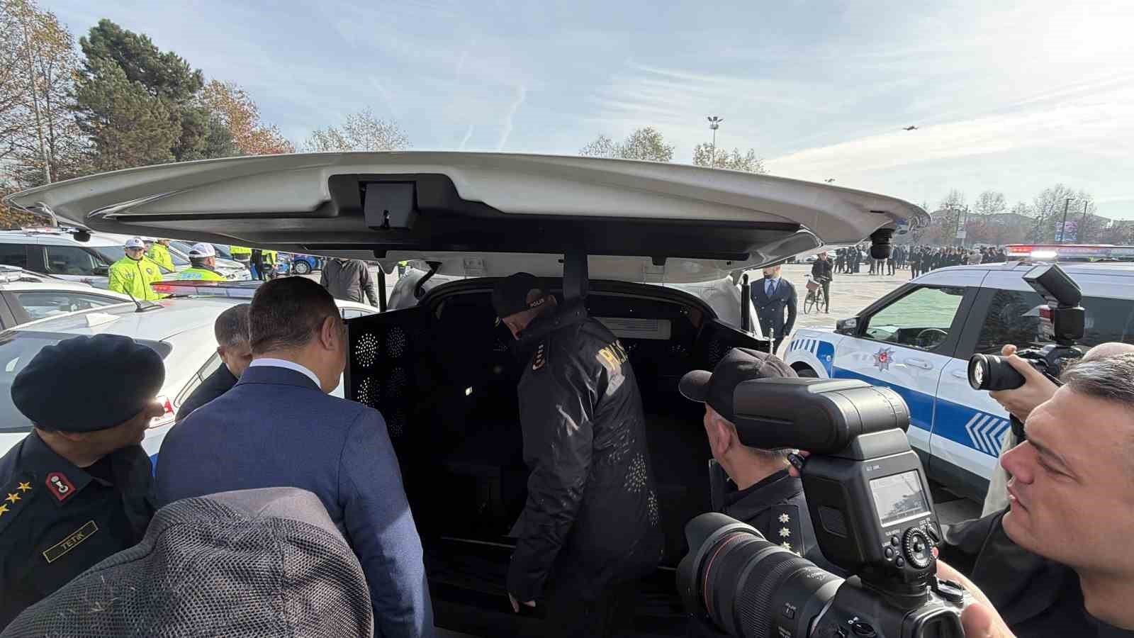 duzcede emniyet ve jandarma teskilatina 44 yeni arac 5