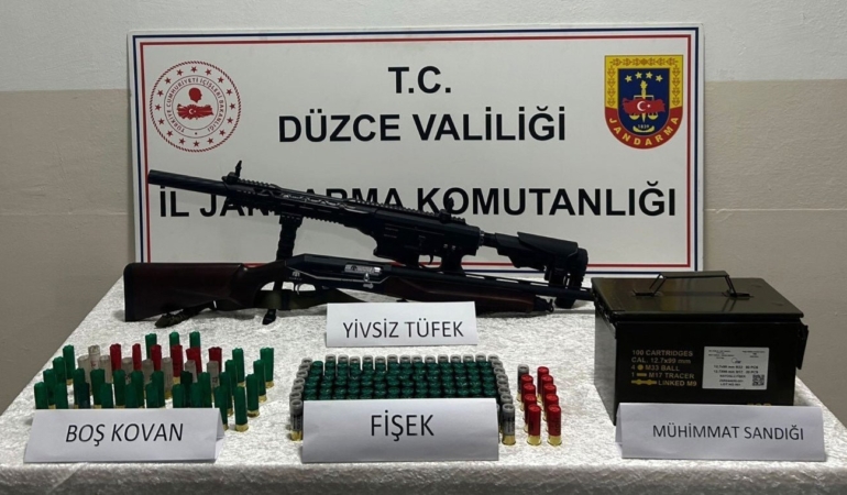 duzcede-evinin-bahcesinde-havaya-ates-eden-2-kisi-yakalandi-tbfq7xQ6.jpg