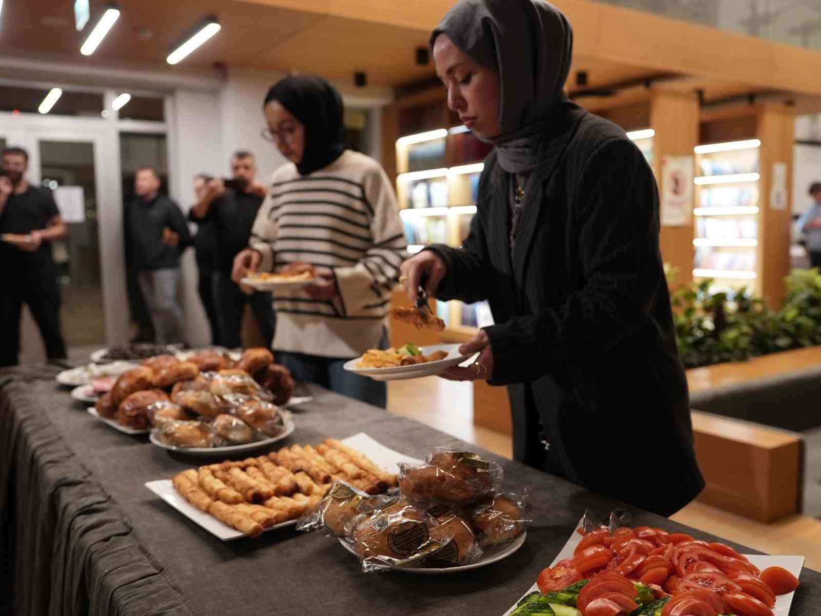 duzcede ilk sahurda gencler yalniz birakilmadi 1