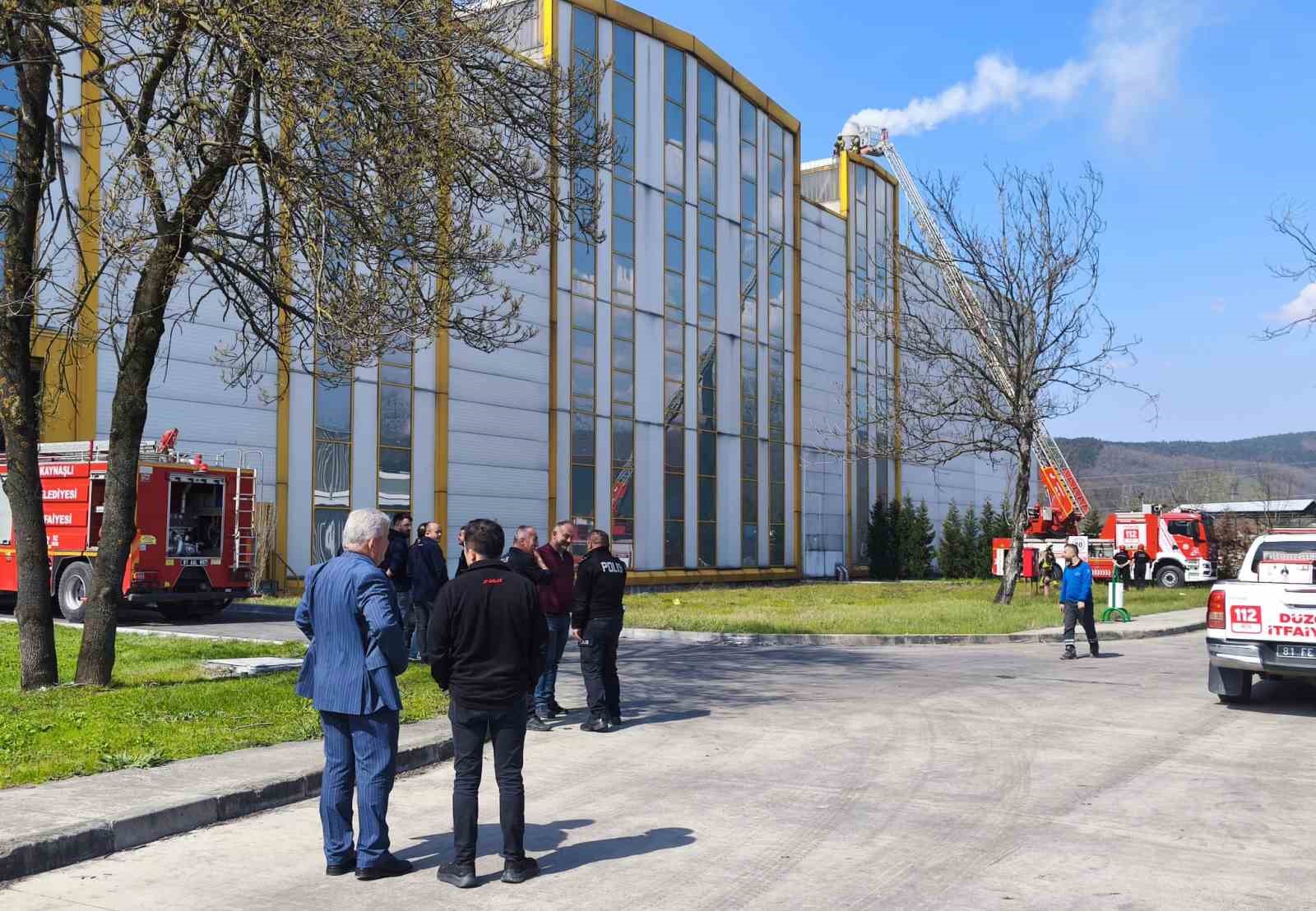 duzcede kaucuk fabrikasinda baca yangini 1 iNZSWnq8