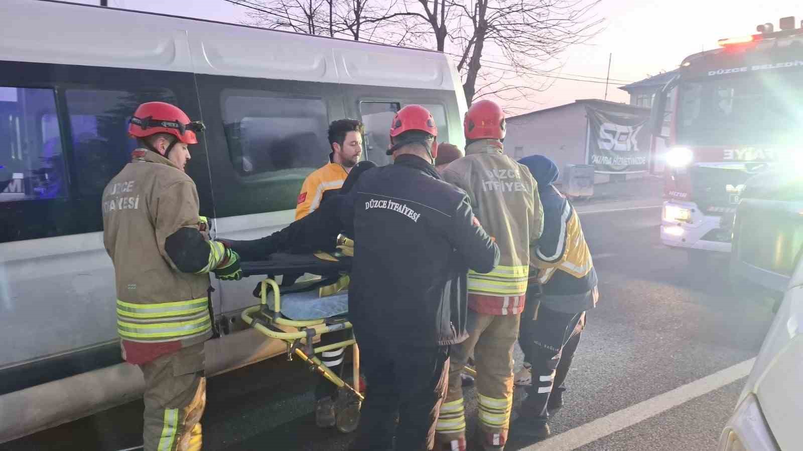 duzcede kazalarda 2 kisi oldu 135 kisi yaralandi 1 WkwuJaSp