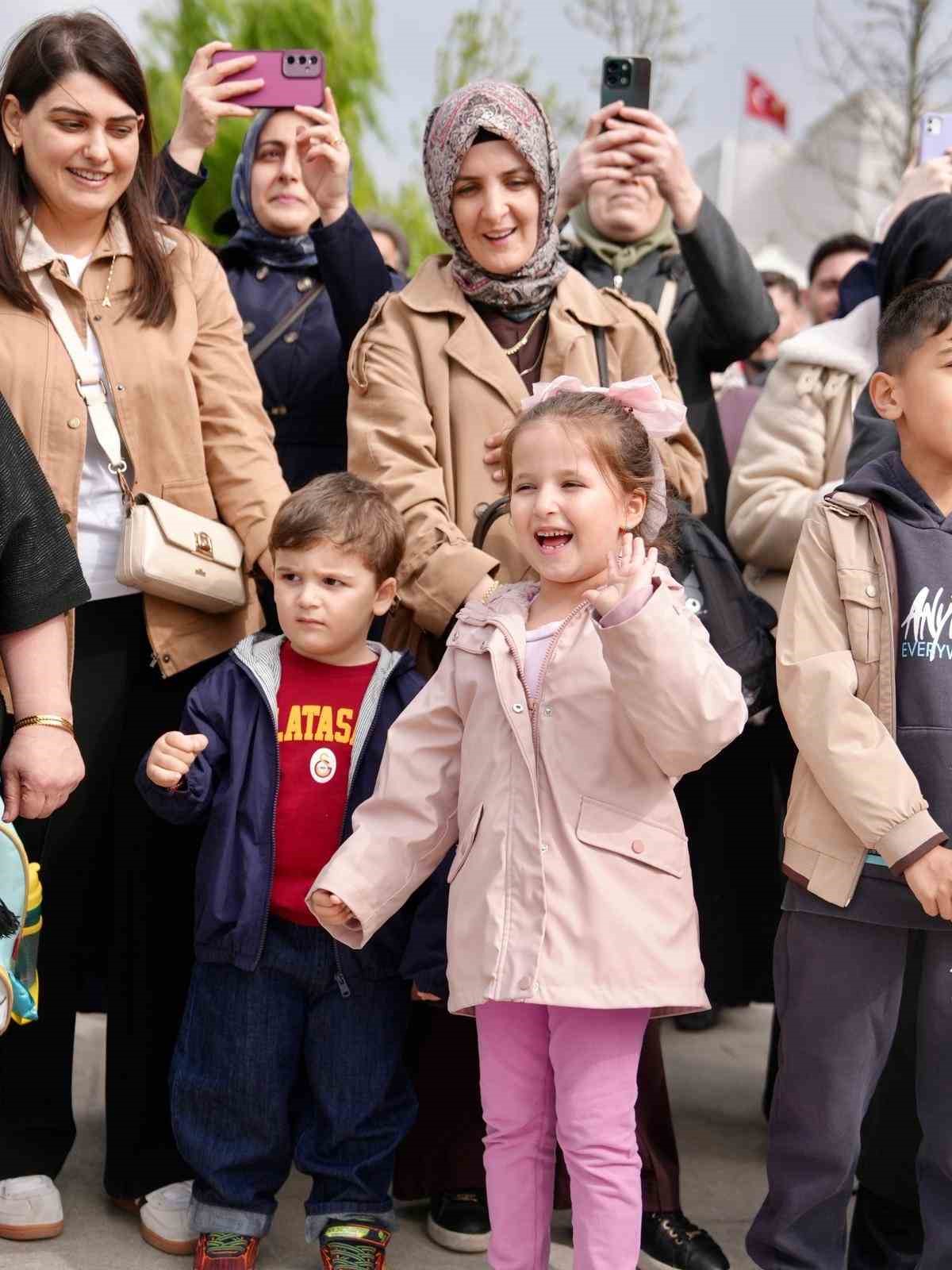 Düzce’de mehter takımının gösterisine vatandaşlardan büyük ilgi 12 duzcede mehter takiminin gosterisine vatandaslardan buyuk ilgi 8 1TAeR23S