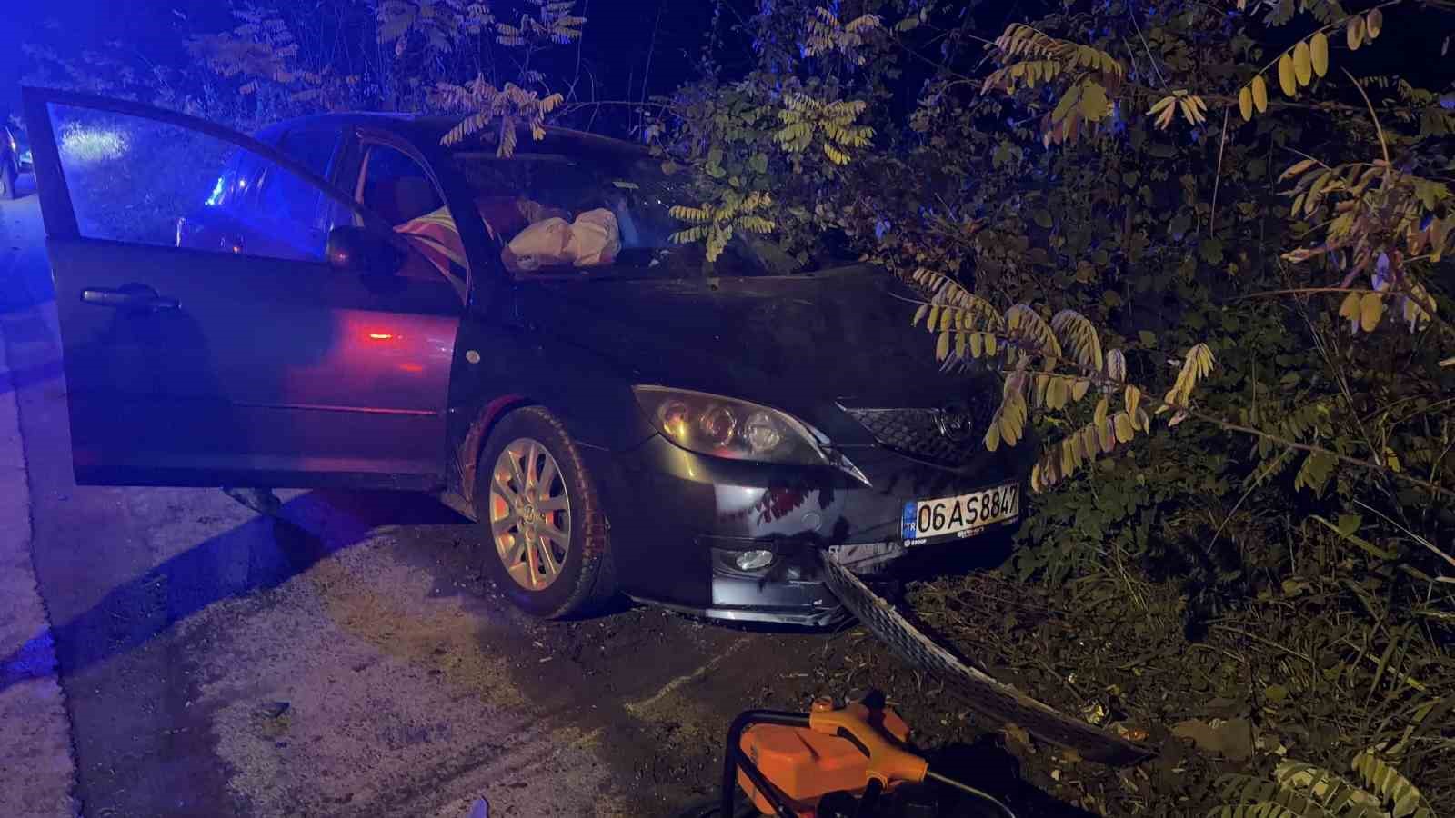 duzcede minibus ile otomobil carpisti 3 kisi yaralandi 4 Za4NXDn9