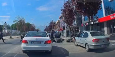 duzcede-motosiklet-kazasi-ucuz-atlatildi-o-anlar-kamerada-sVBf92Fs.jpg