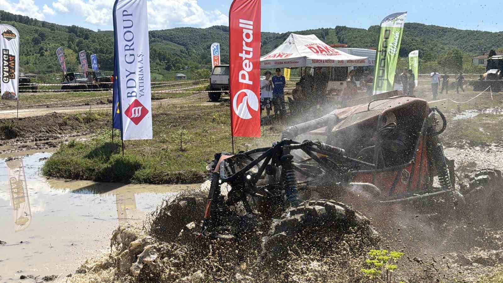 duzcede off road festivali nefes kesti 60 arac zorlu parkurda yaristi 12 2m1vpjRN