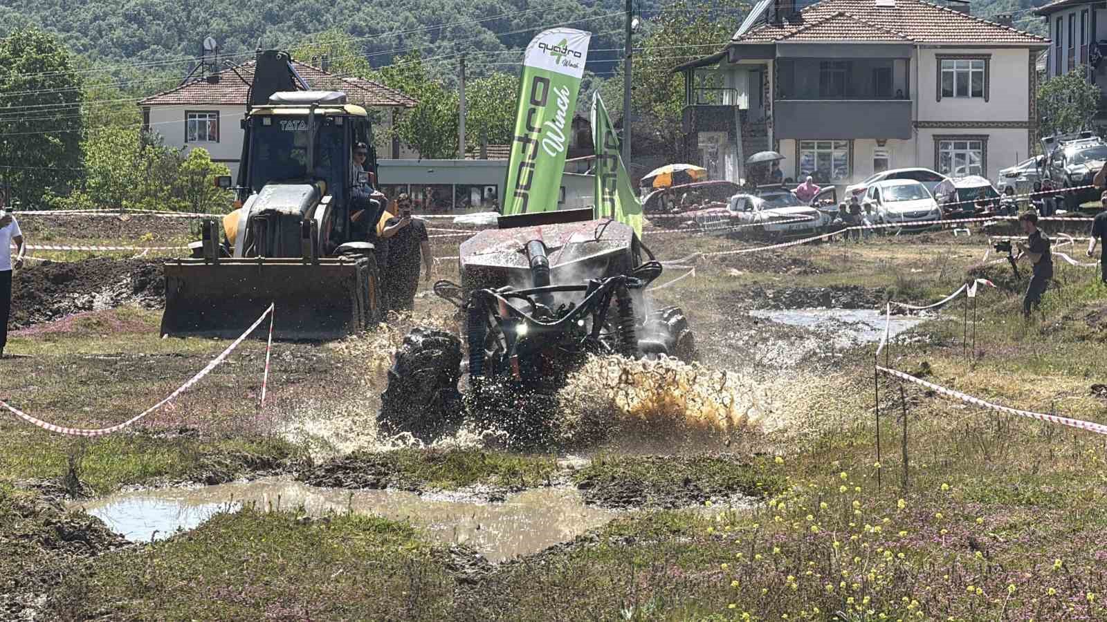 duzcede off road festivali nefes kesti 60 arac zorlu parkurda yaristi 13 D9BblHIt