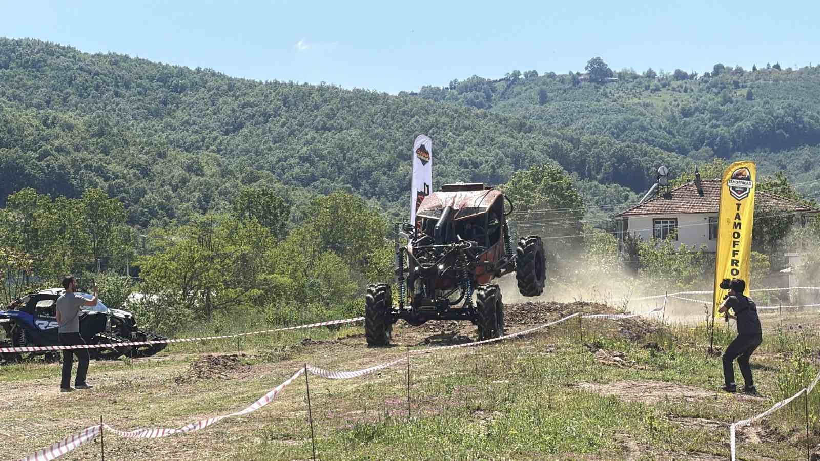 duzcede off road festivali nefes kesti 60 arac zorlu parkurda yaristi 4 pwfYjjRW