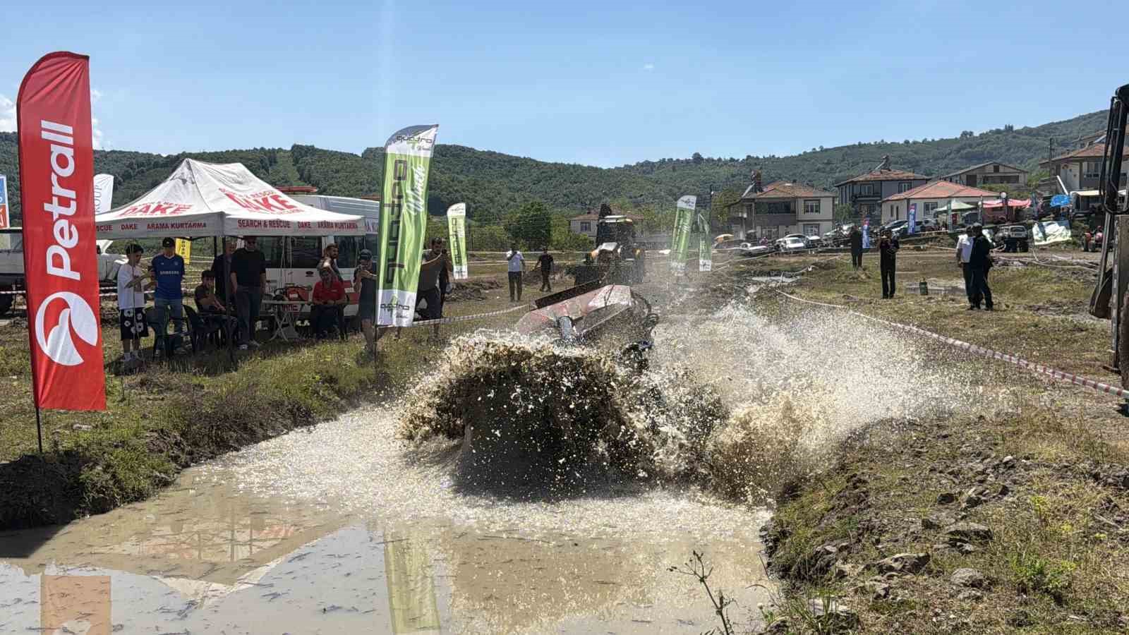 duzcede off road festivali nefes kesti 60 arac zorlu parkurda yaristi 5 ecaLUTcC