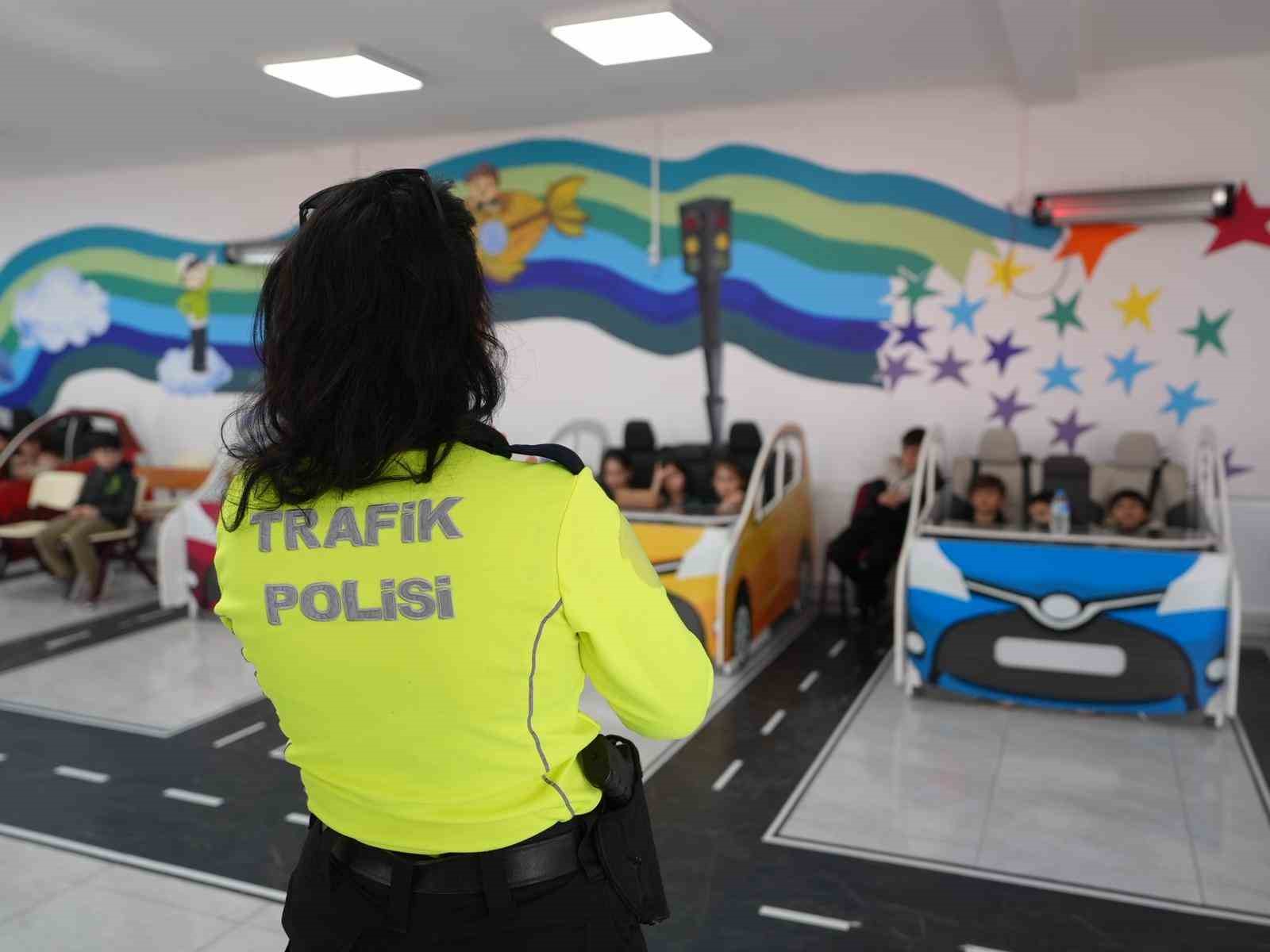 duzcede ogrenciler trafik kurallarini yasayarak ogreniyor 2 rj5hQg4E