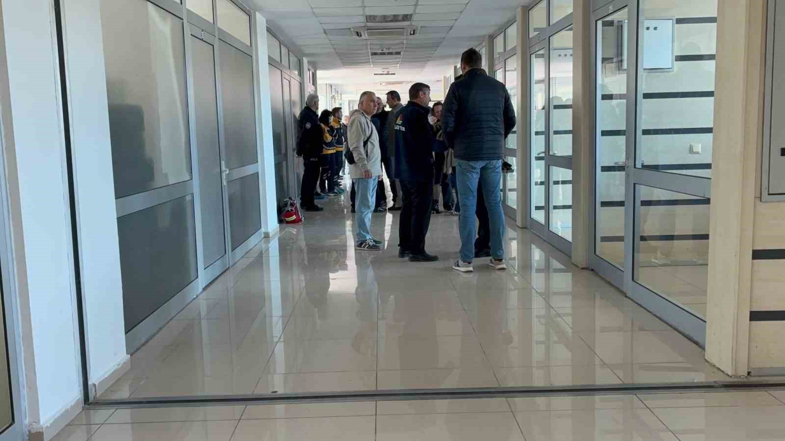 Düzce’de otogarda şüpheli ölüm sabah ortaya çıktı 4 duzcede otogarda supheli olum sabah ortaya cikti 0 nEhJebR4