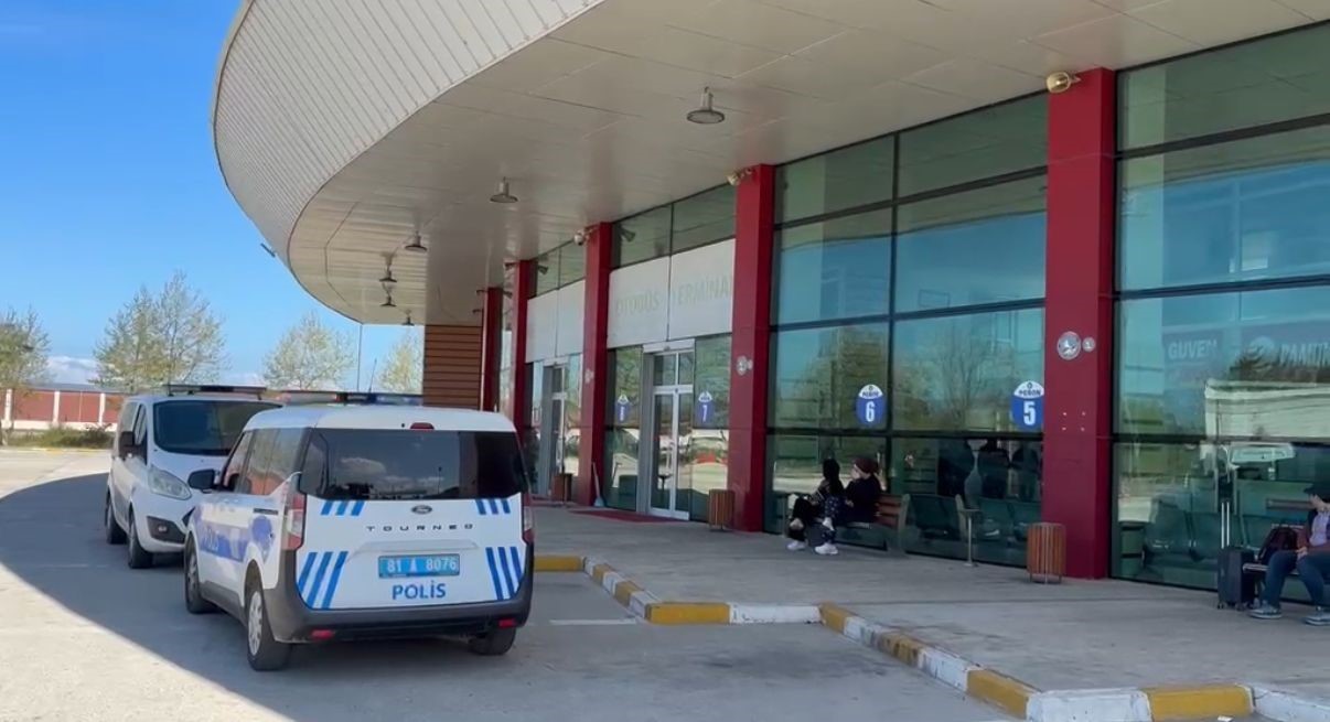 Düzce’de otogarda şüpheli ölüm sabah ortaya çıktı 5 duzcede otogarda supheli olum sabah ortaya cikti 1 Pk9dmzgz