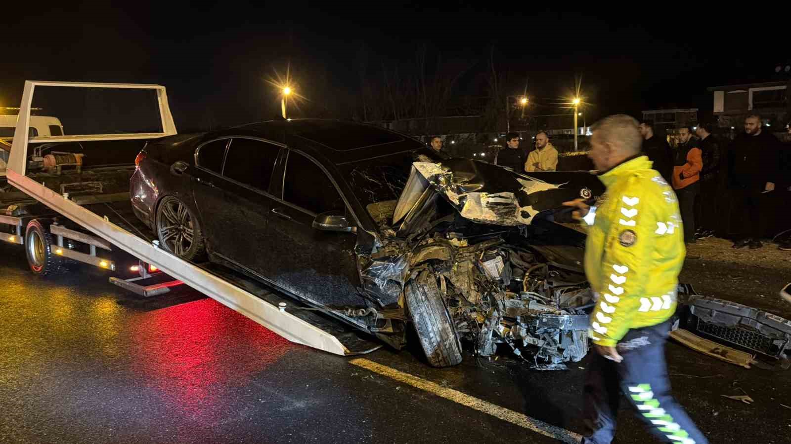 duzcede otomobil halk otobusu ile carpisti 5 yarali 1 eRGcfDpJ