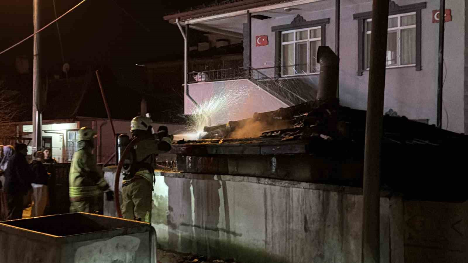 duzcede ruzgarin etkisi ile cikan yangin buyumeden sonduruldu 1 1quiIOl5