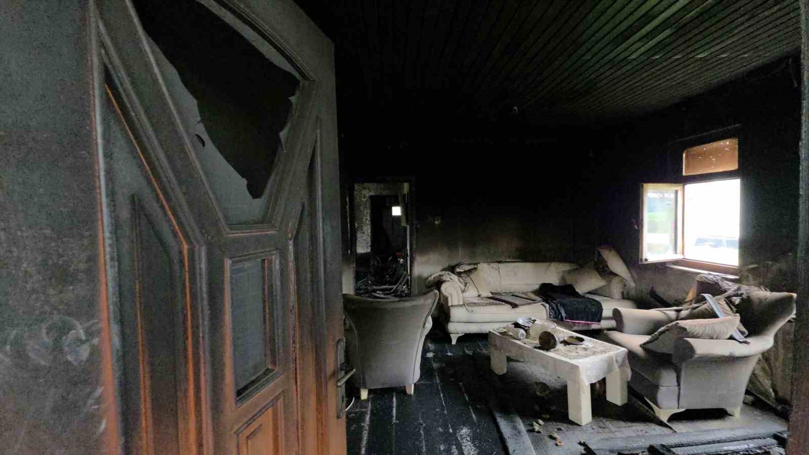 duzcede sahur vakti cikan ev yangininda yasli kadin hayatini kaybetti 5 uO5NT262