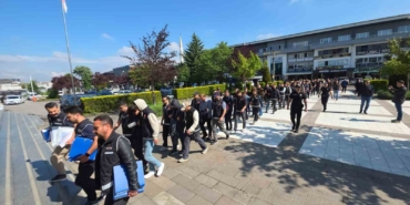 duzcede-staj-dolandiriciligi-yaptigi-iddia-edilen-21-kisi-adliyeye-sevk-edildi-u2cswIXz.jpg