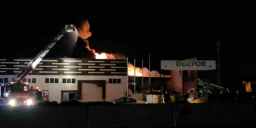 duzcede-strafor-fabrikasinda-yangin-aDaAy6Kc.jpg