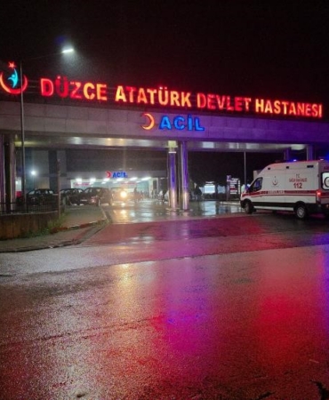 duzcede-tarim-araci-devrildi-3-yarali-Y3u9ms4U.jpg