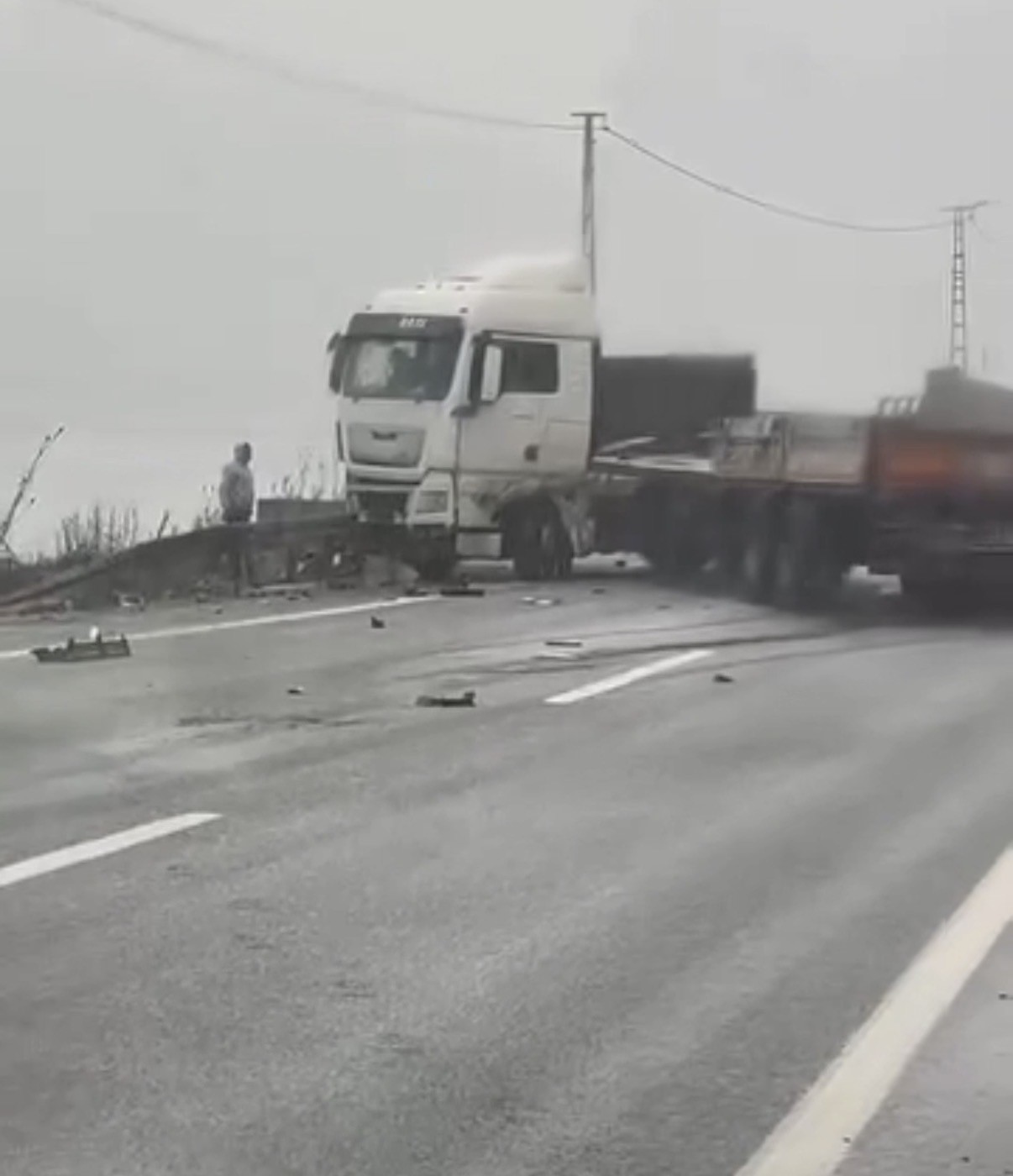 duzcede tir makaslamasi cevre yolunu kapatti 2 rfhKtZSm