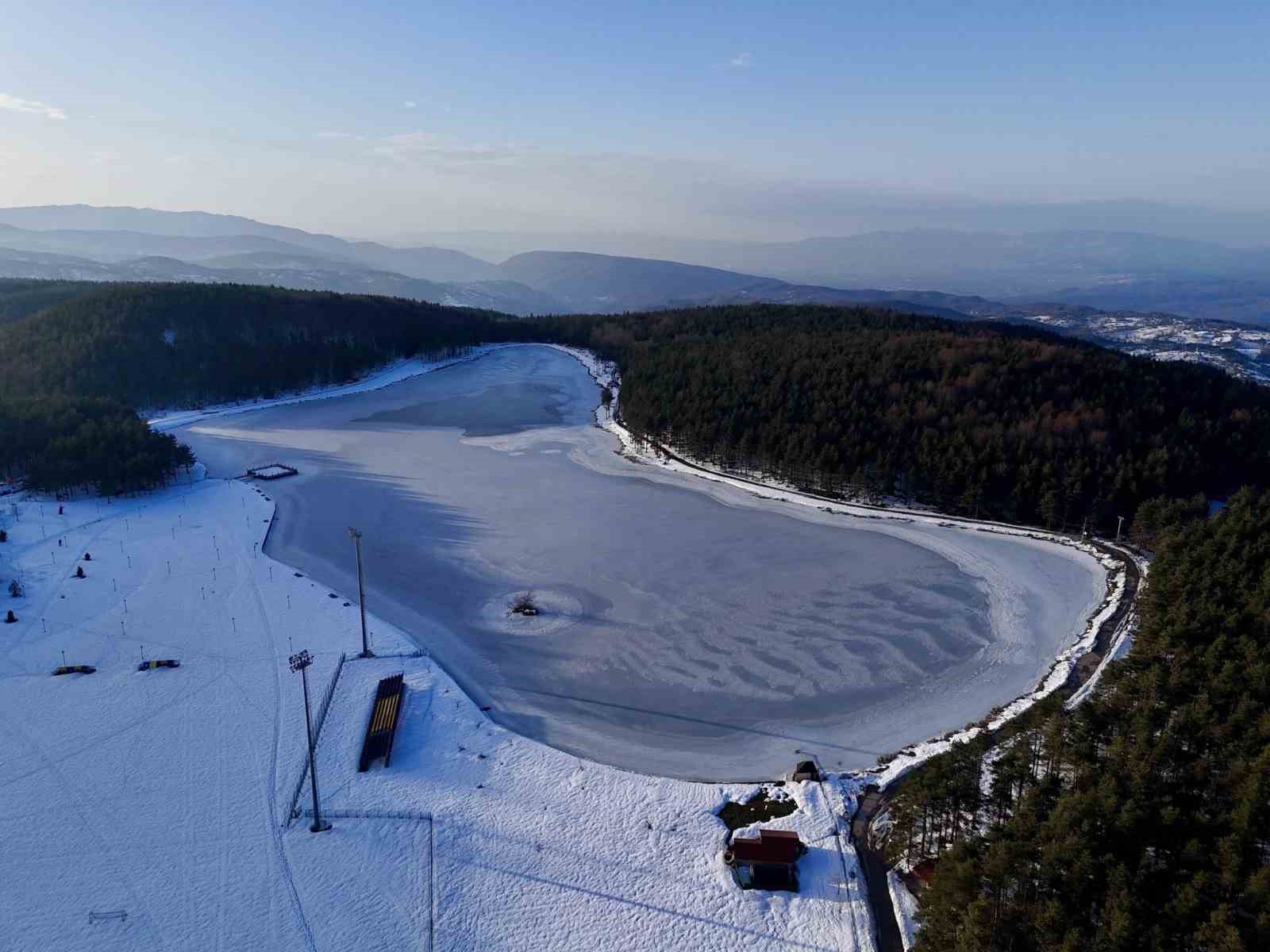duzcede topuk yaylasi goleti buz tuttu 0 ARKrF9qm