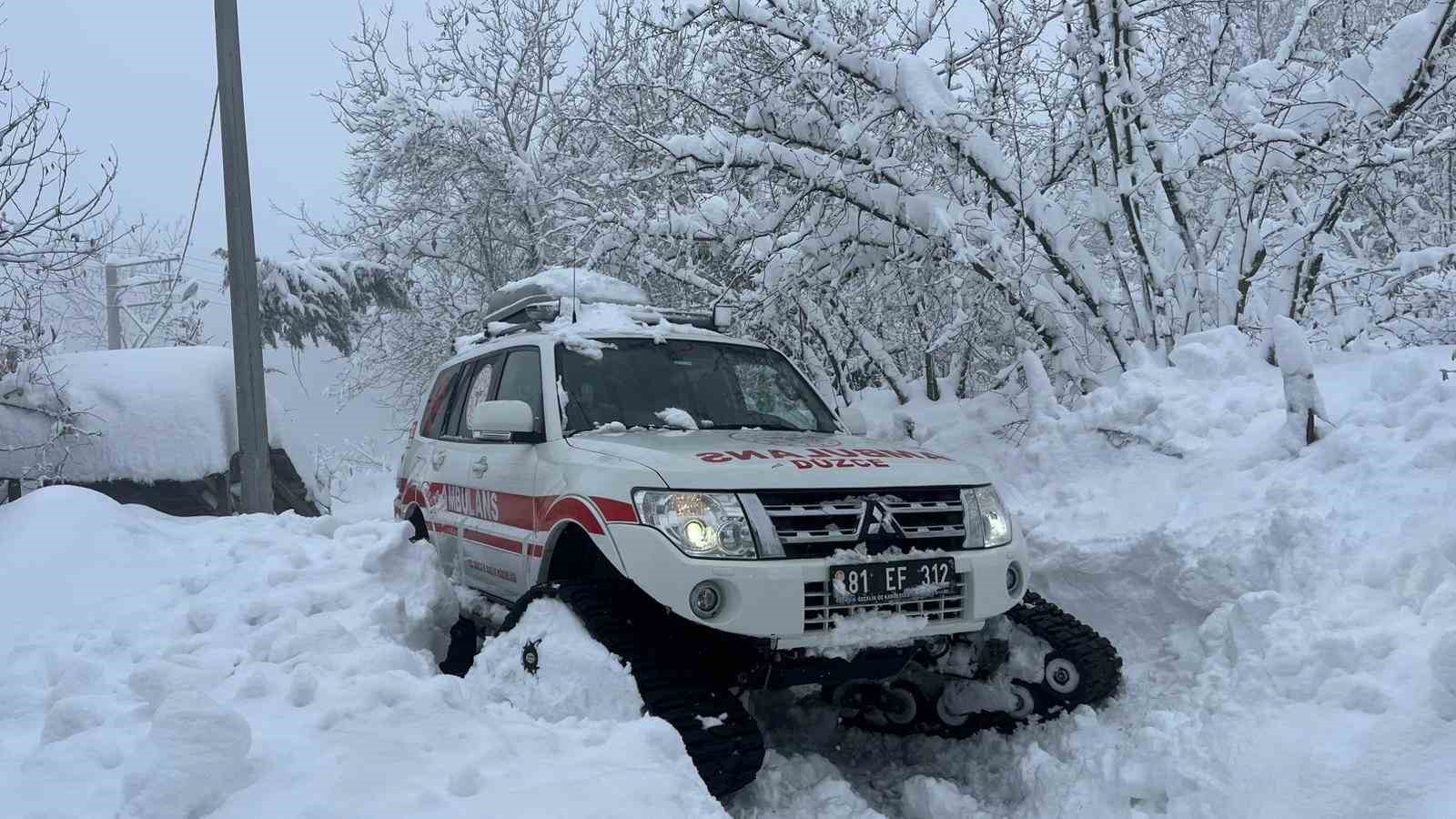duzcede yasli hastaya paletli ambulans ulasti 1