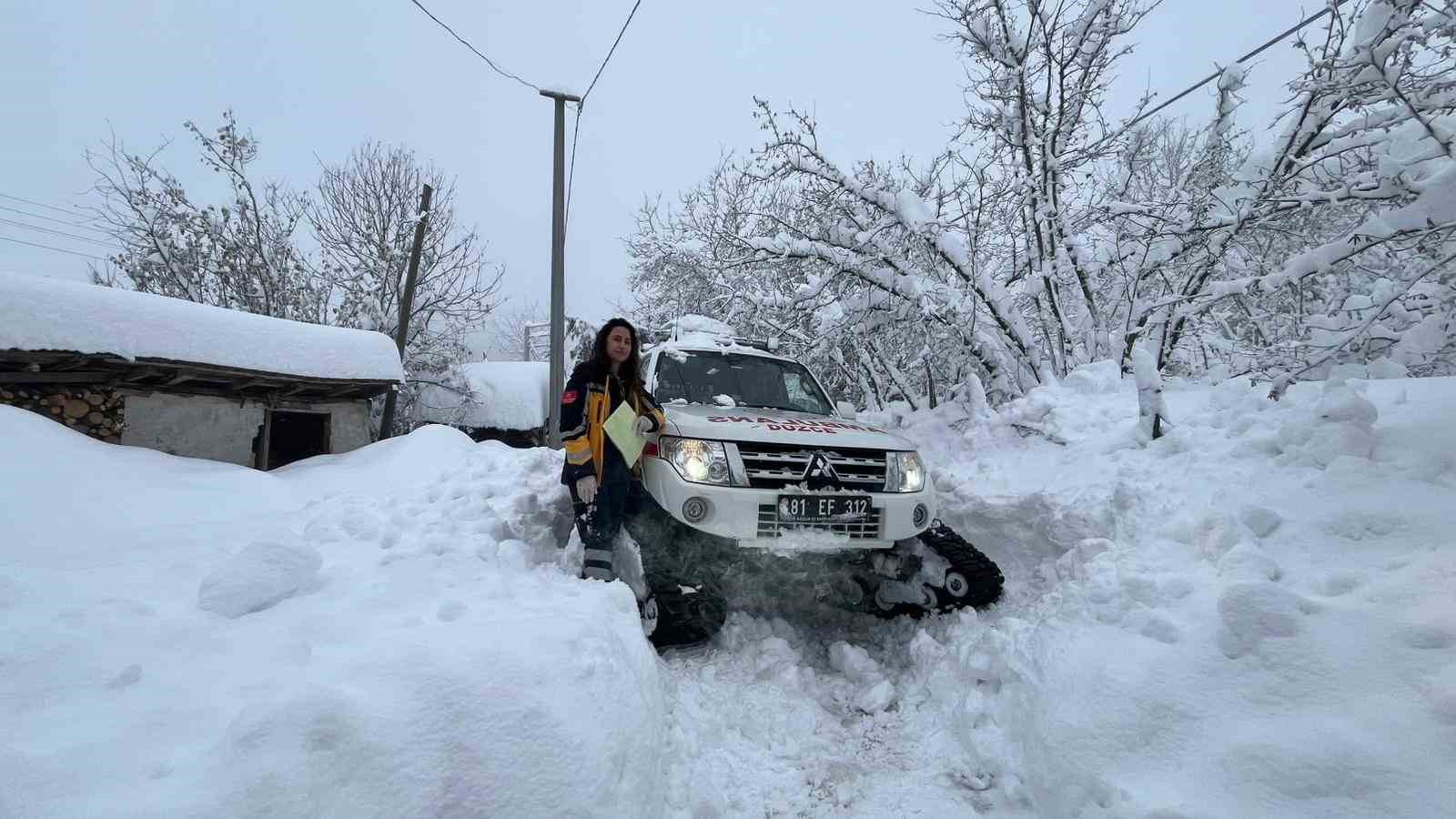 duzcede yasli hastaya paletli ambulans ulasti 5 1vDNDdXt