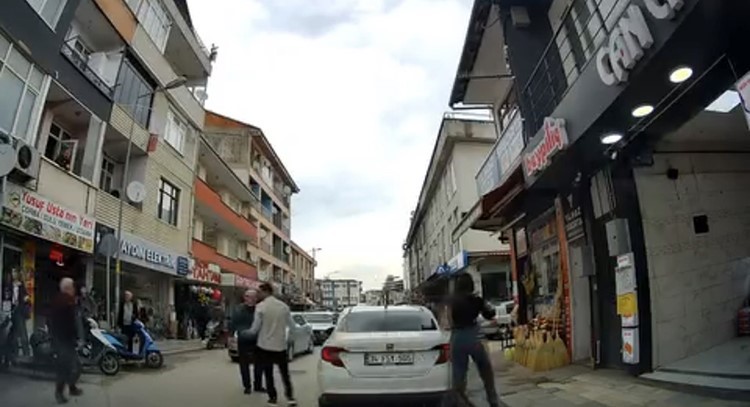 duzcede yayaya carpan surucu direksiyonu baskasina devretti 2 NQ9vHunP