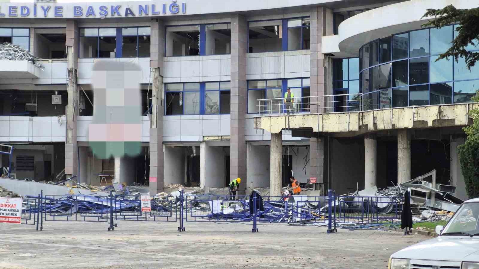 duzcede yikim calismasi suren belediye binasinda yangin 2 NOJRQdqn