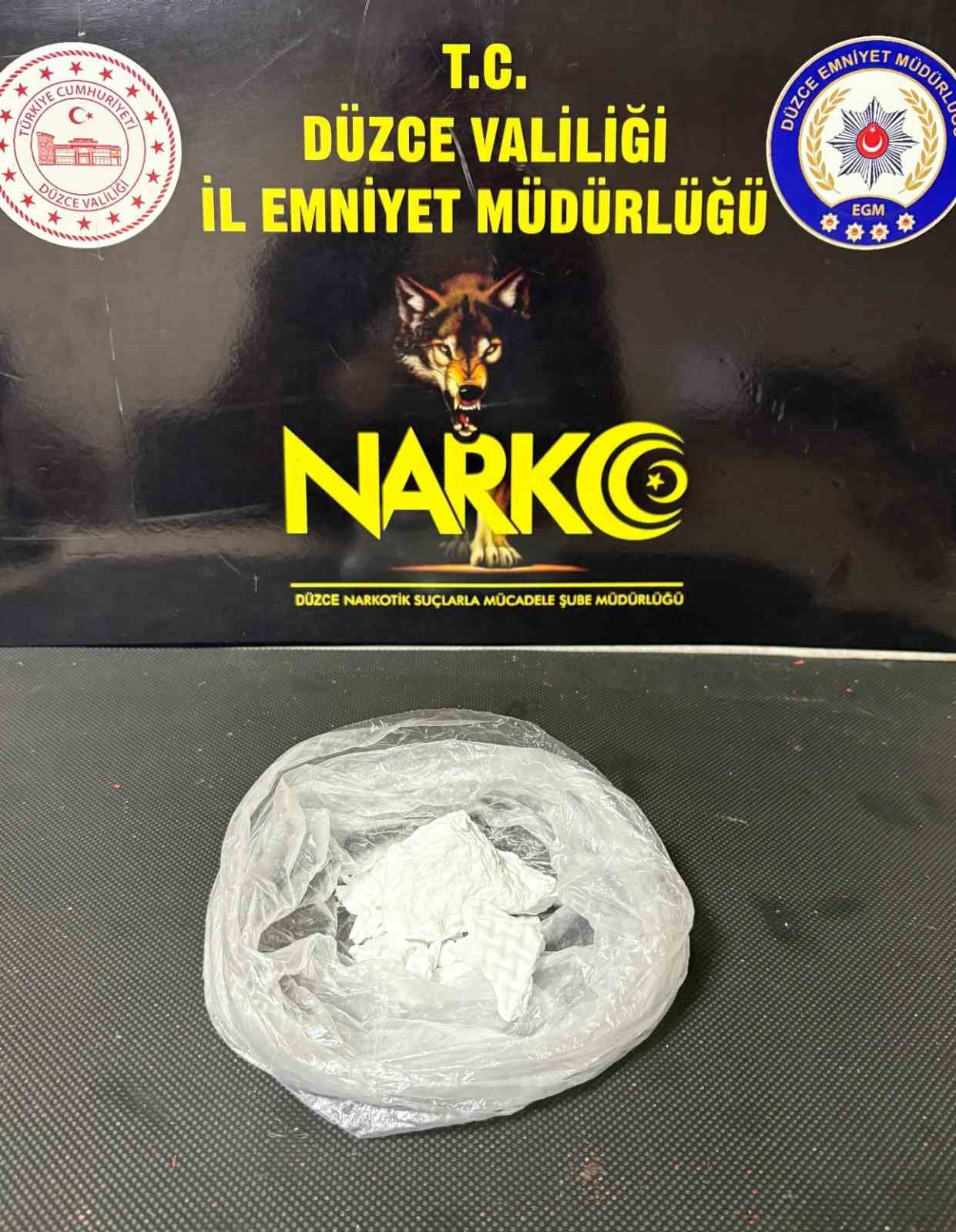 duzcede zehir tacirleri sucustu yakalandi 0 TjmAkELg