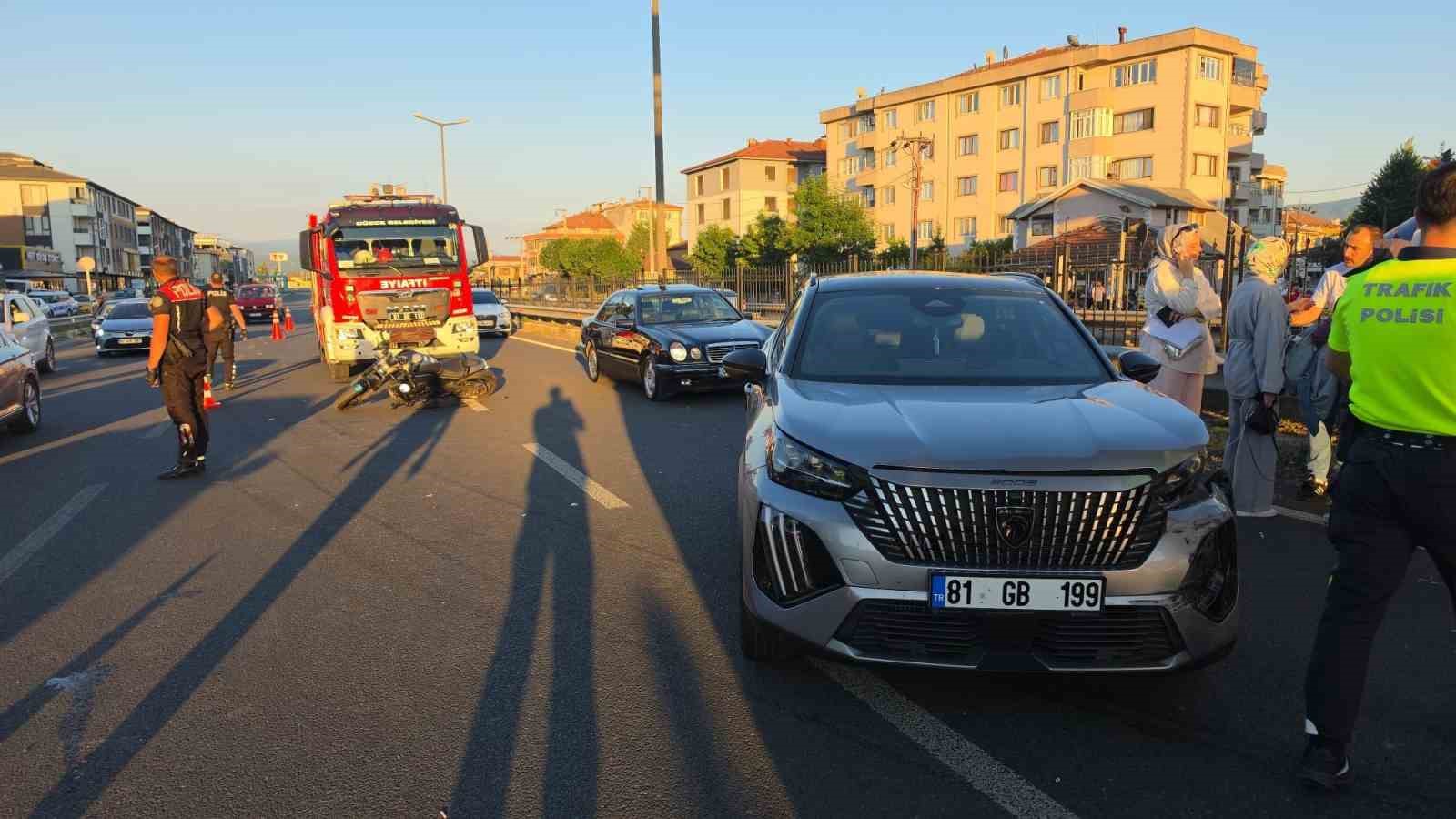 Düzce’de zincirleme kaza: 1 ölü, 1 yaralı 8 duzcede zincirleme kaza 1 olu 1 yarali 4 8kIwqJ9g