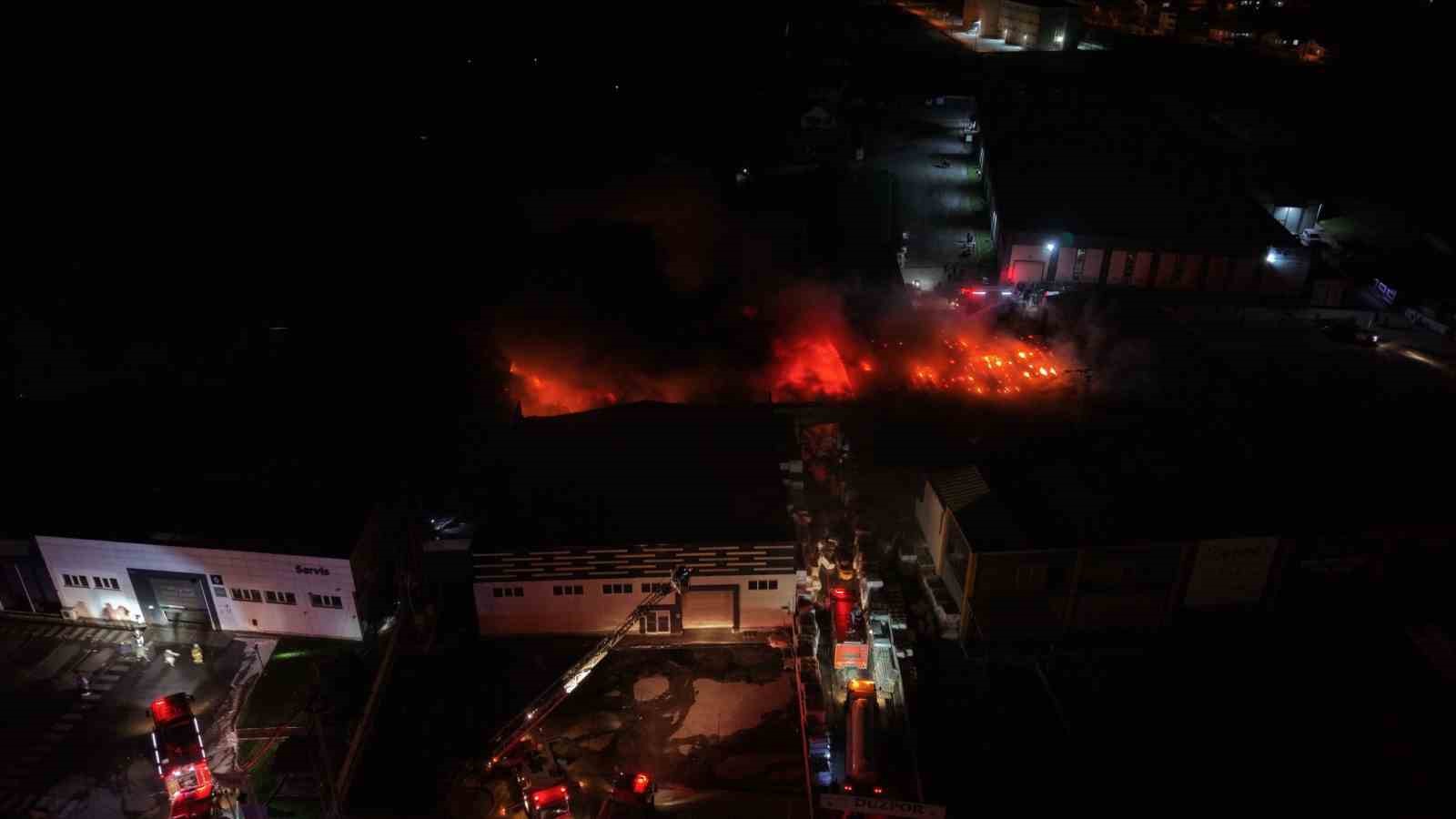 duzcedeki fabrika yangini havadan goruntulendi 0 snBAP2Fn