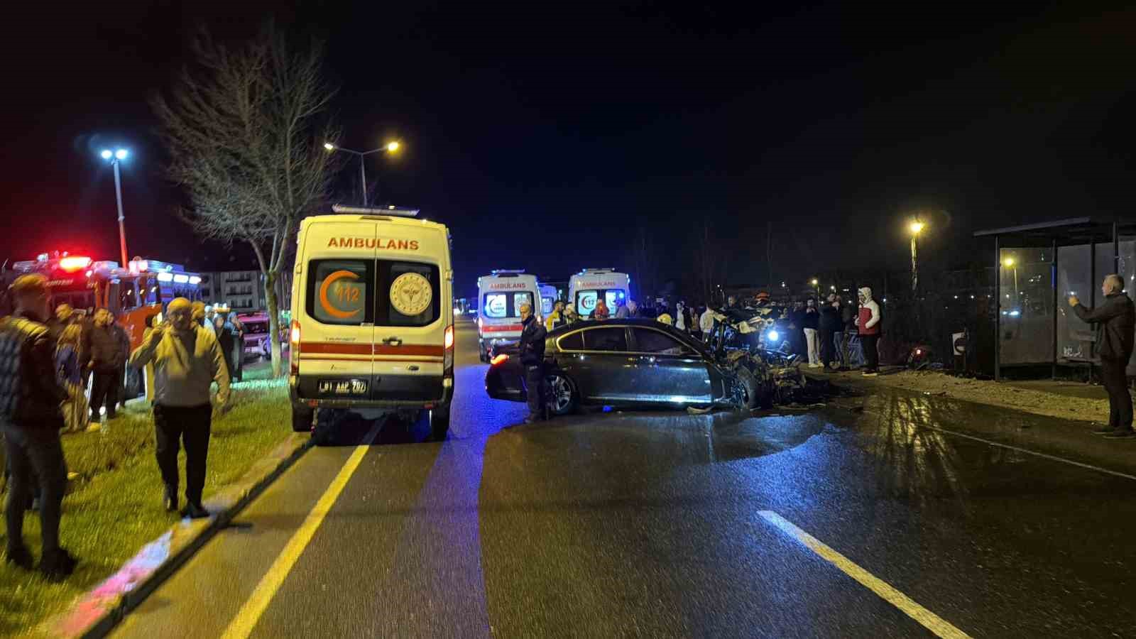duzcedeki kaza kamerada restorandaki musteriler ve calisanlar yardima kostu 4 zrMHHOf6