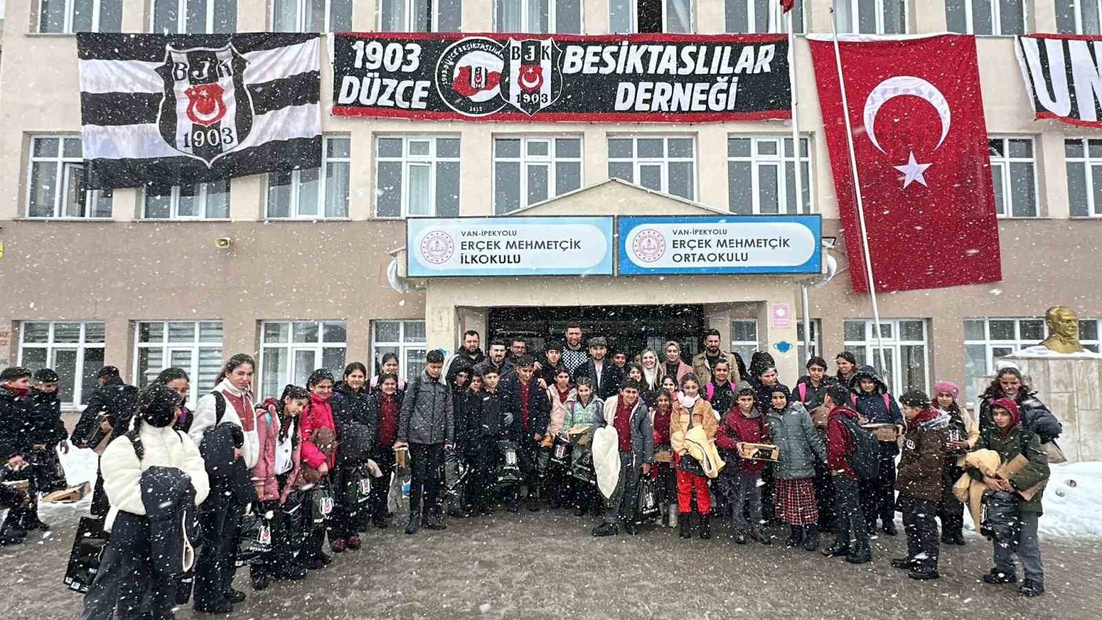 duzceden vana kardeslik eli 0 Yj5VXi1a