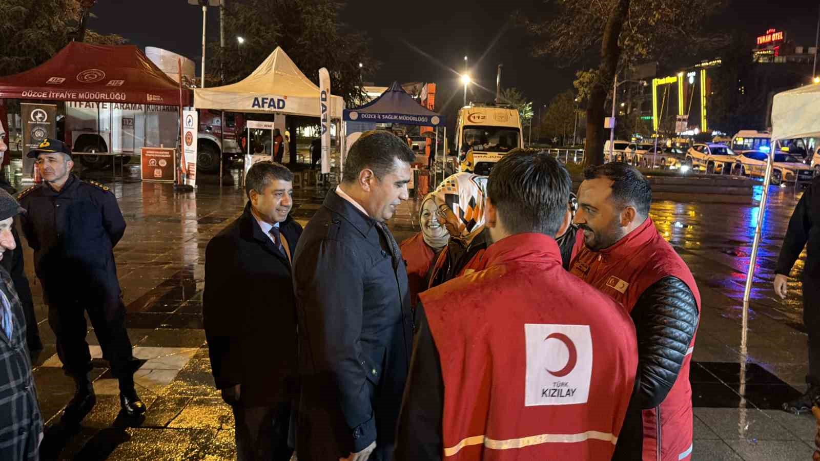 duzceliler 26 yil onceki depremde hayatini kaybedenleri andi 1 Z2O2IhbZ