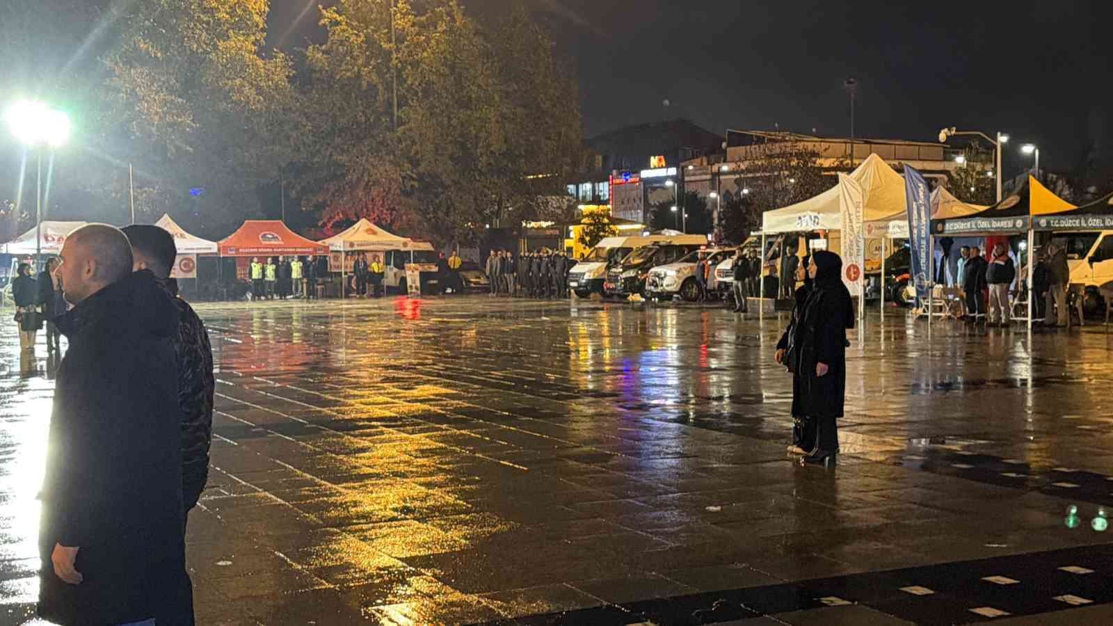 duzceliler 26 yil onceki depremde hayatini kaybedenleri andi 5 9y4jJSUJ