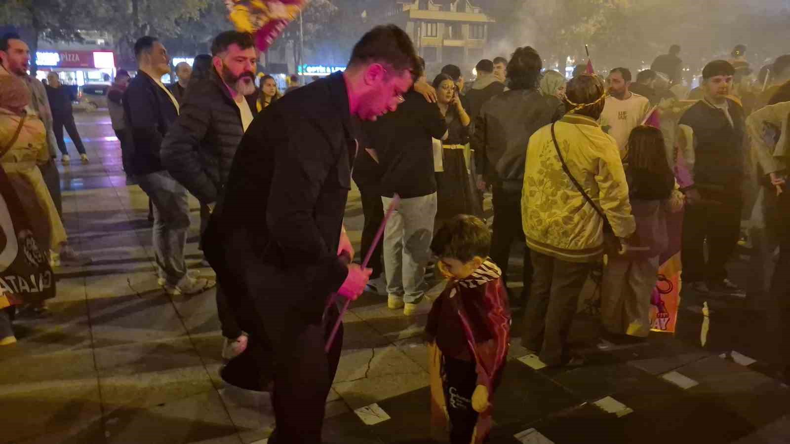 duzceliler galatasarayin sampiyonlugunu kutladi 2 21C2ehRl