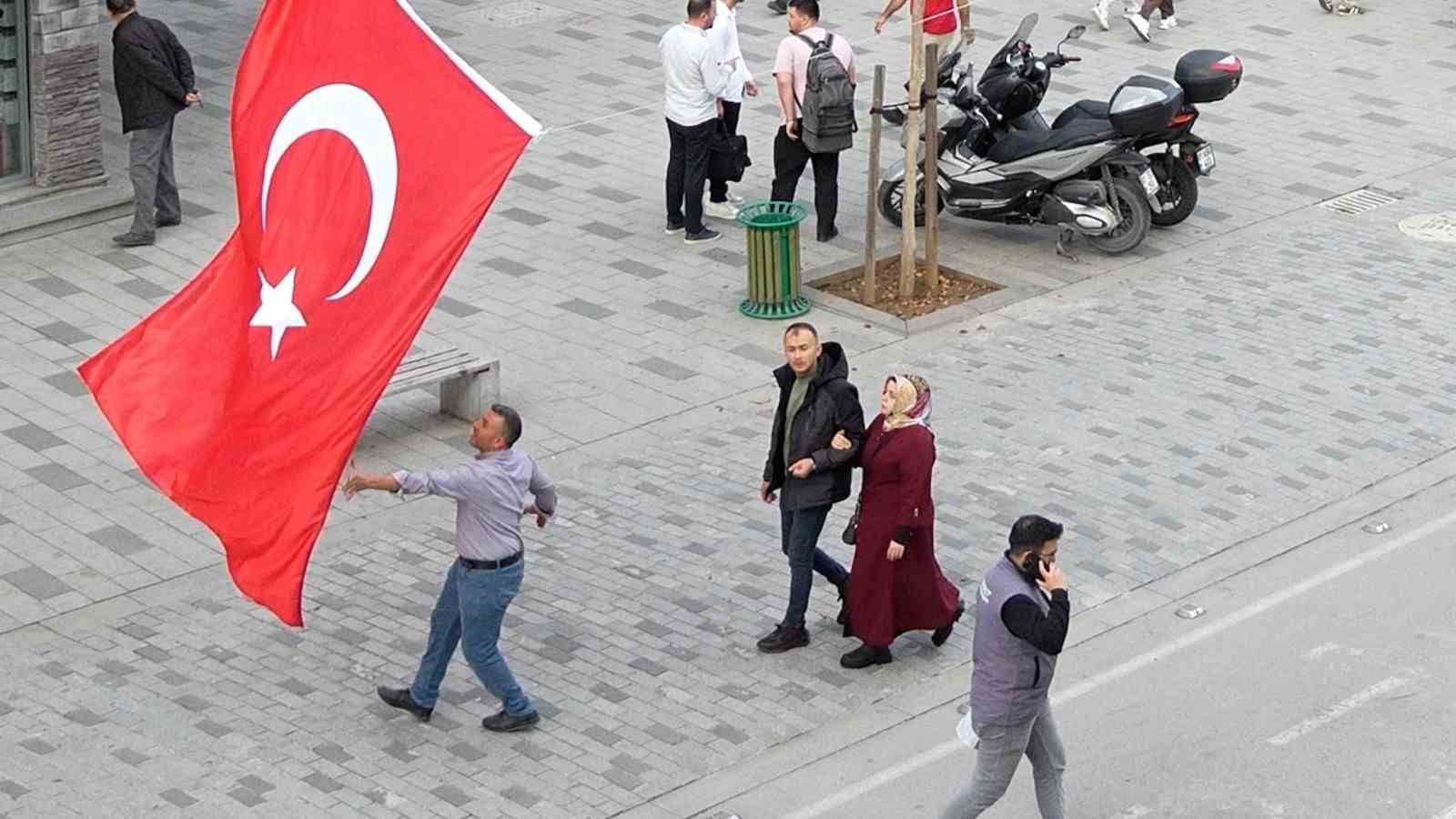 duzceliler turk bayragini yere dusurmedi 6