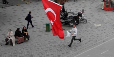 duzceliler-turk-bayragini-yere-dusurmedi-YuHezVEH.jpg