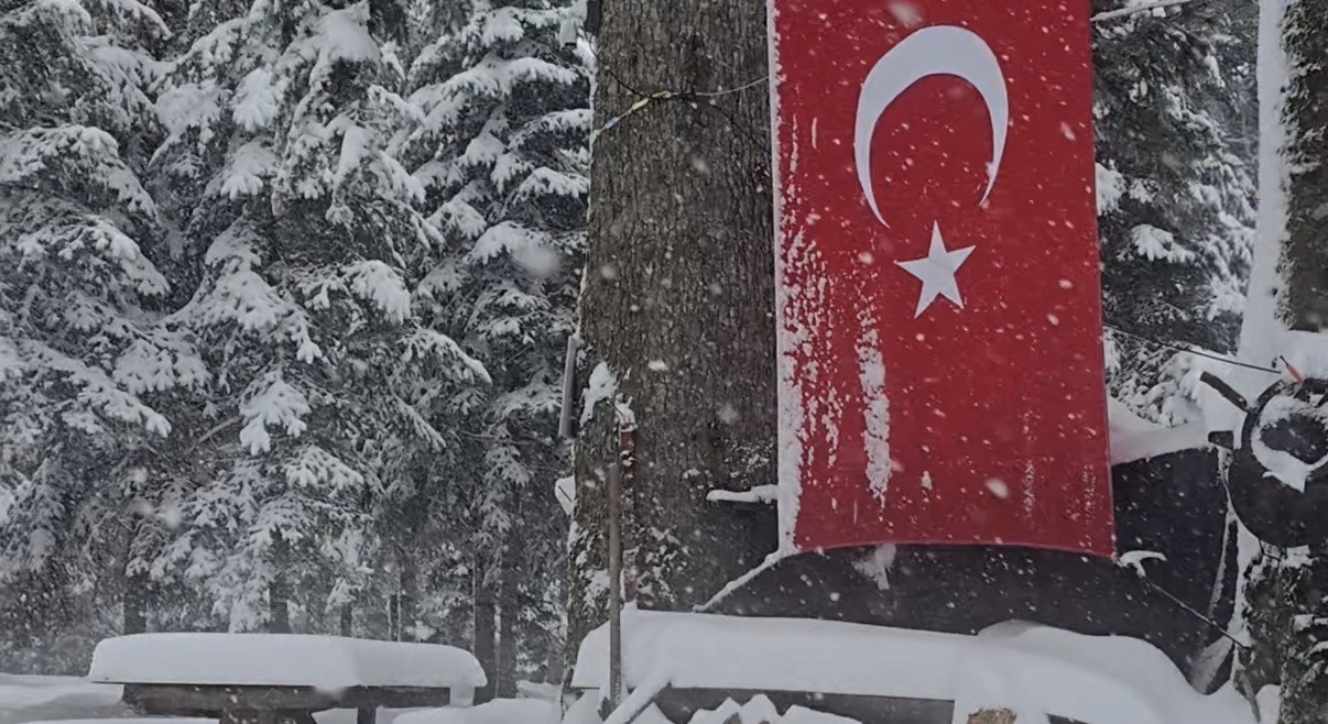 duzcenin yuksek kesimleri beyaza burundu kar kalinligi 40 santimetreye ulasti 1