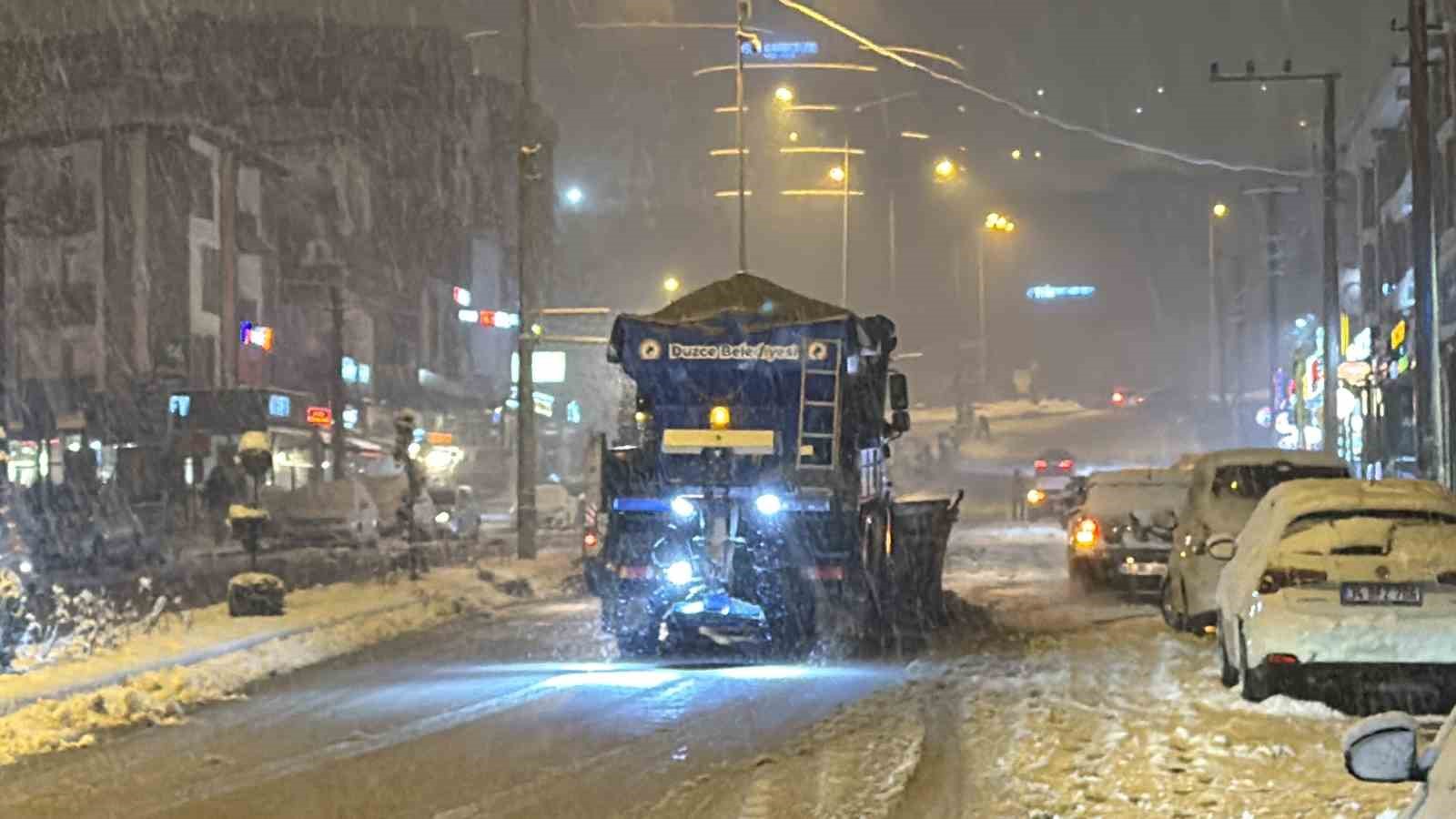 duzcenin yuksek kesimlerinde kar kalinligi 10 santimetreye ulasti 6 sb31mkhn