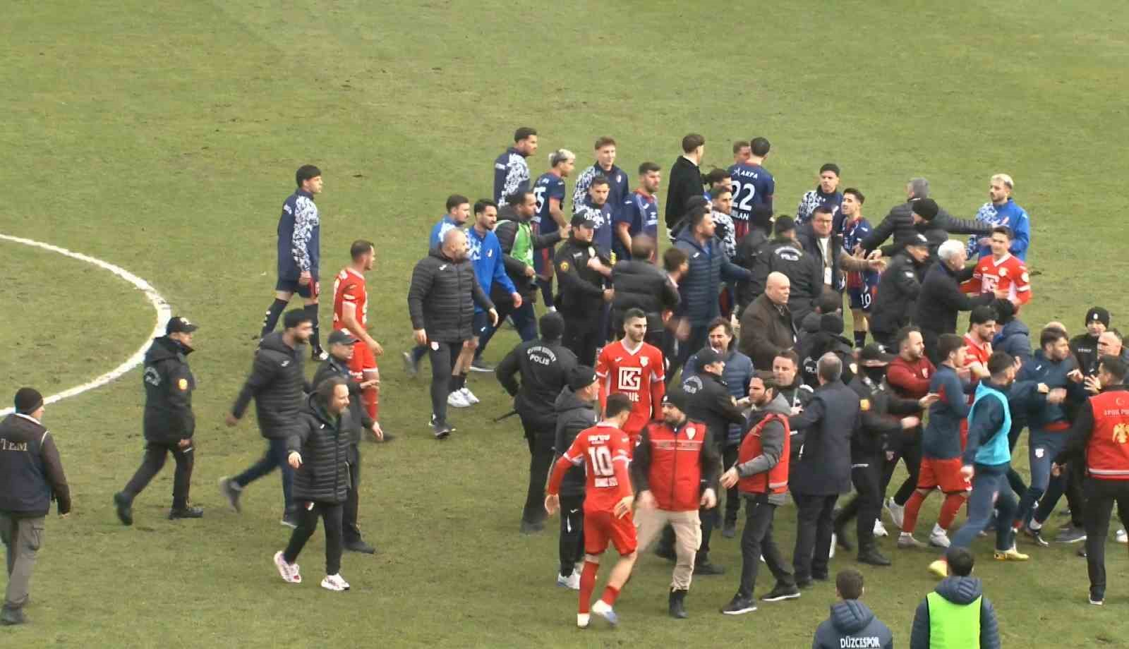 duzcespor sebat genclikspor maci sonrasi saha karisti 1 yhGHFHHP