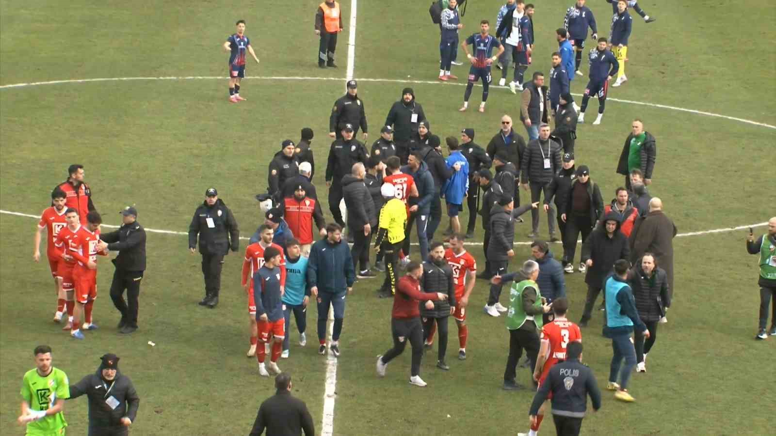 duzcespor sebat genclikspor maci sonrasi saha karisti 4 O5138XNF