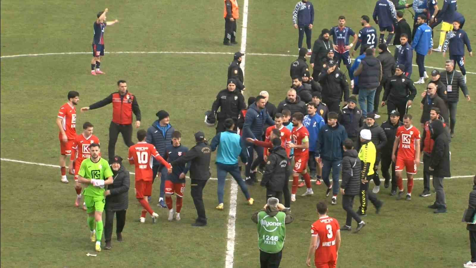 duzcespor sebat genclikspor maci sonrasi saha karisti 6 zmBaDTyn
