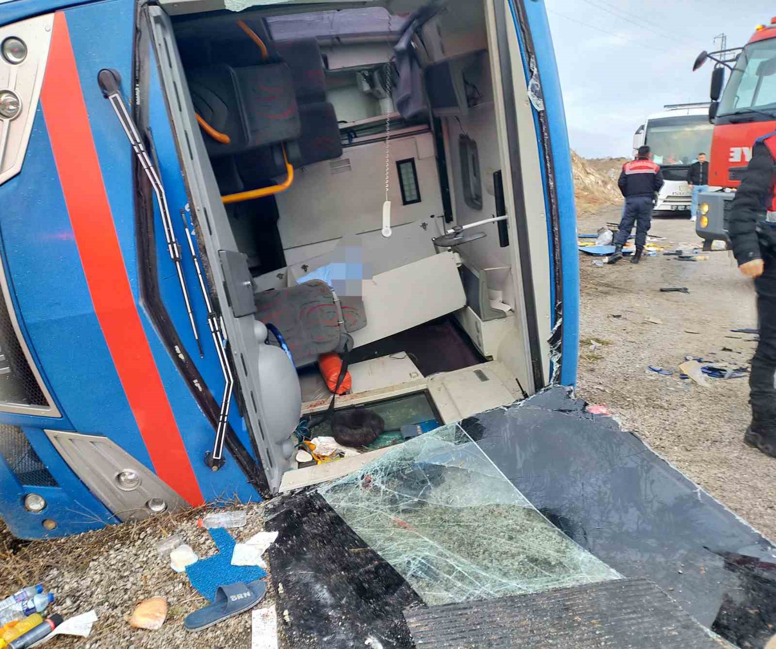 (Düzeltme) Cezaevi nakil aracı devrildi, 7 jandarma ve 2 Adalet Bakanlığı personeli yaralandı 4 duzeltme cezaevi nakil araci devrildi 7 jandarma ve 2 adalet bakanligi personeli yaralandi 0