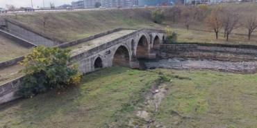 e-5in-yaninda-cukura-terk-edildi-470-yillik-haramidere-koprusu-icler-acisi-halde-dVe4gWVk.jpg