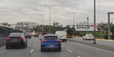 e-5te-trafigi-hice-sayan-scooter-surucusu-kamerada-trafiktekiler-tepki-gosterdi-zXieWVwV.jpg