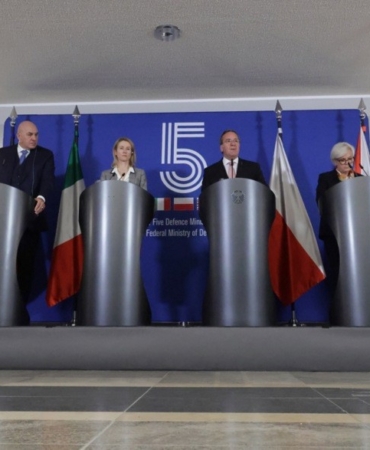 e5ten-ukraynaya-en-az-150-milyon-euroluk-yardim-karari-UiY8MQhV.jpg