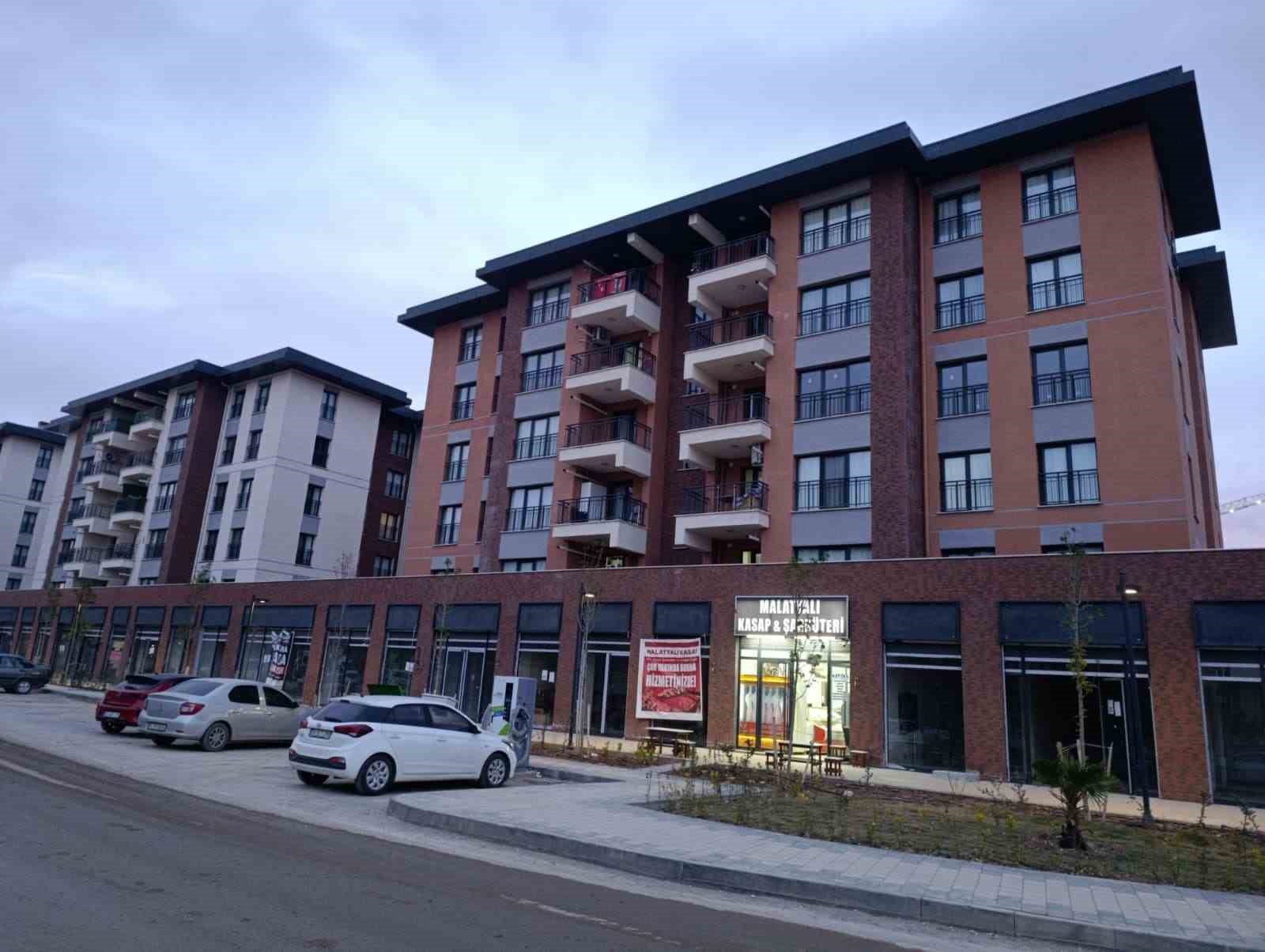 ebrar sitesi cevresinde ticari hayat yeniden canlaniyor 1 iH1e5srz