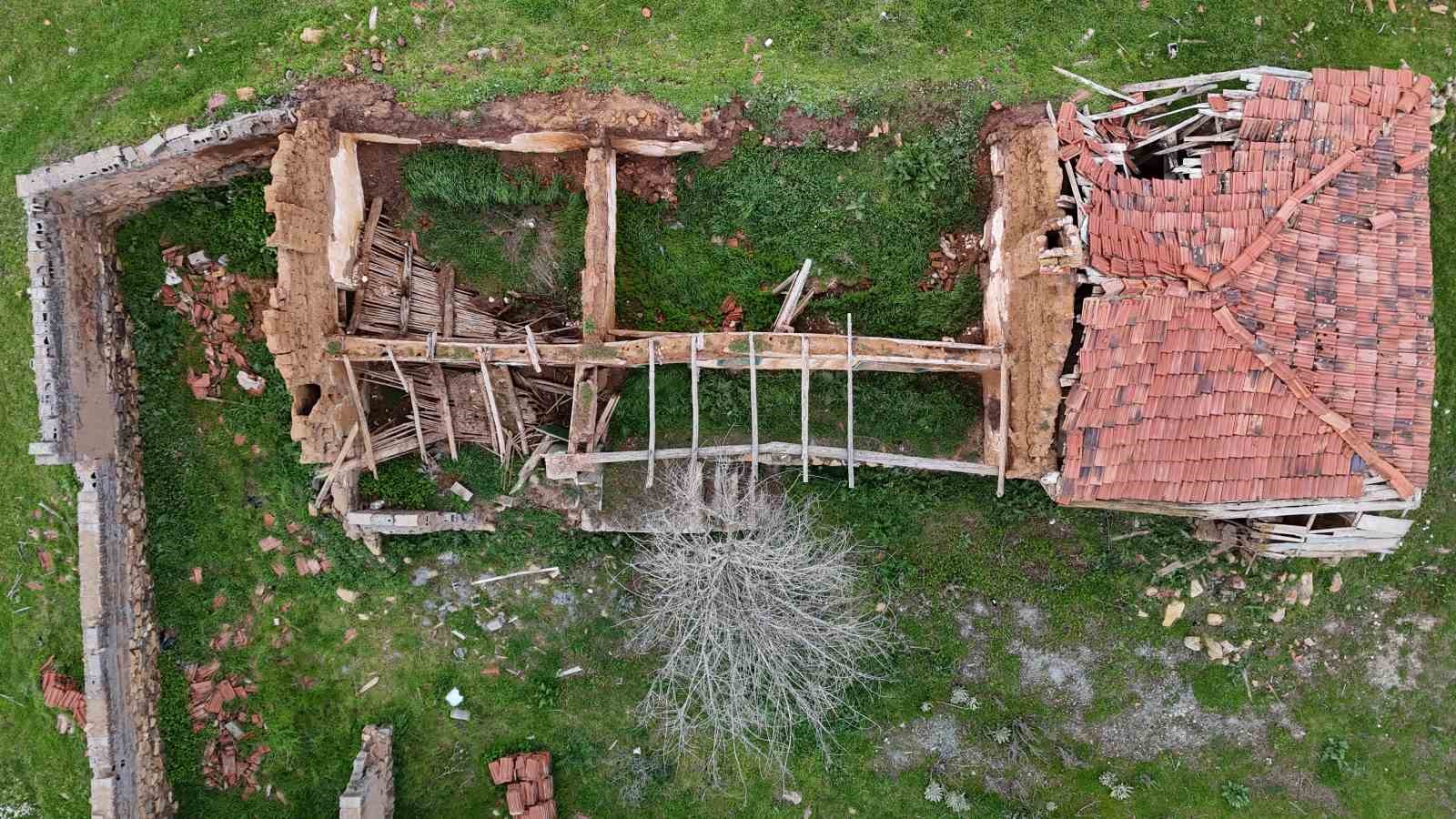 Ecdada ait 143 yıllık cami restorasyon bekliyor 8 ecdada ait 143 yillik cami restorasyon bekliyor 4 dyiruW6J
