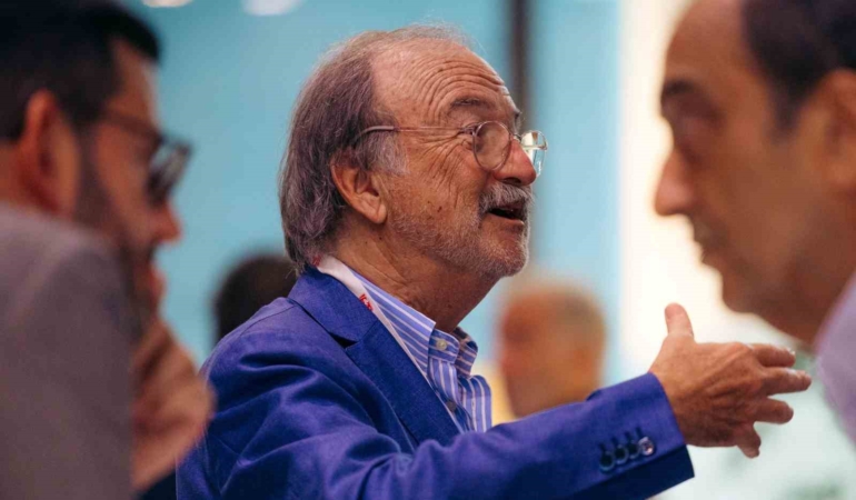 eczacibasi-avrupa-kadin-voleybol-kulupleri-birligi-wevca-kongresine-katildi-Hggn9npF.jpg
